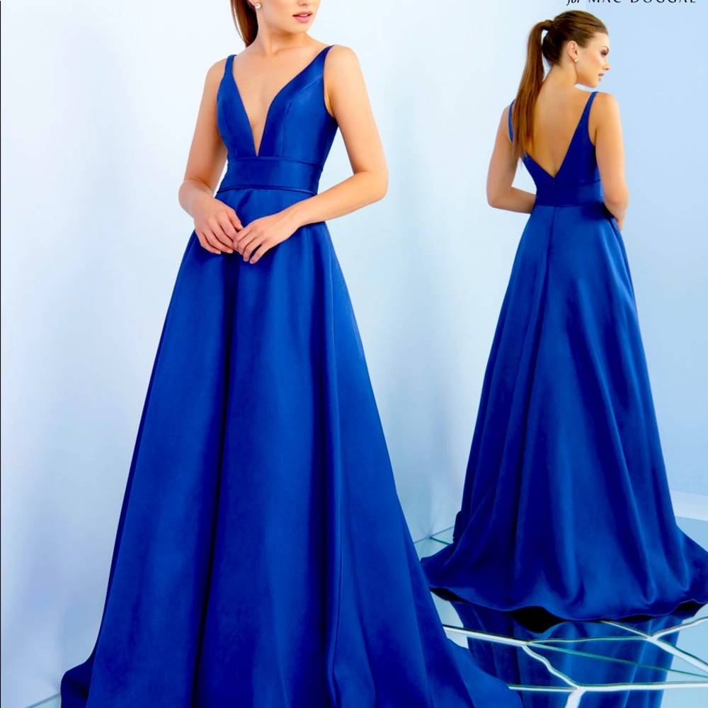 Dark blue Mac Duggal ball gown sz 4 NWT